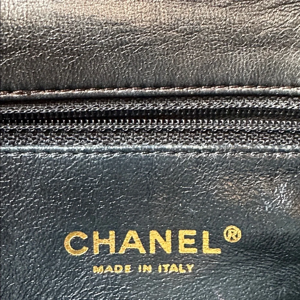 Chanel Metallic Quilted Crossbody Bag - Picture 4 of 12